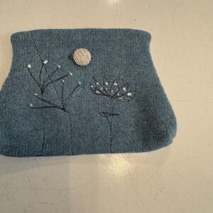 Janie Knitted Textiles embroidered wildflower, clutch Sprig purse Tweed button